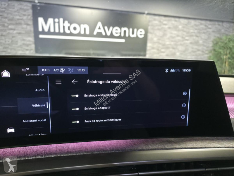 عربة نفعية Peugeot 3008 1.2i Hybrid -136 - BV...