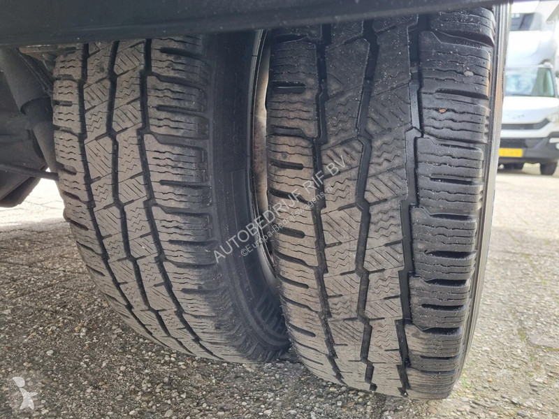 Samochód dostawczy Iveco 40C18 3.0D Koffer GVW...