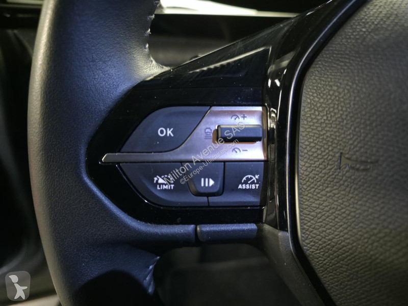 Véhicule utilitaire Peugeot 408 1.2i Hybrid...