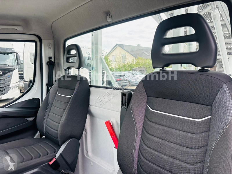Varevogn Iveco 35-140 Roadrunner 29m Möbellift...