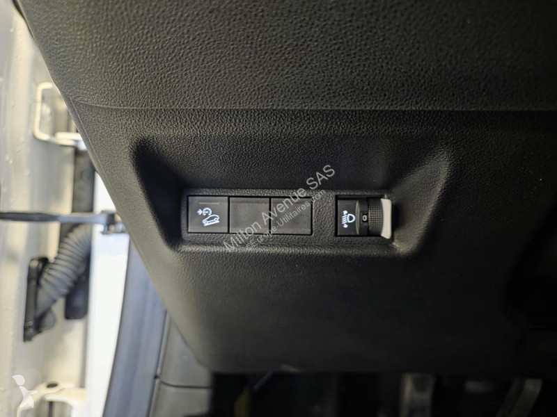 Samochód dostawczy Jeep AVENGER 1.2 Turbo T3 -...