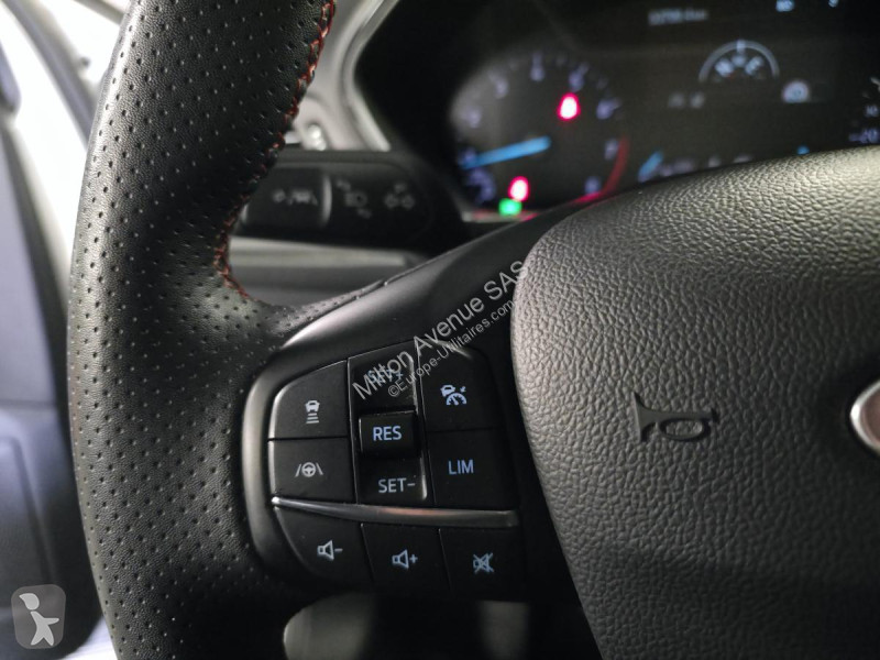 Véhicule utilitaire Ford FOCUS 1.0 EcoBoost...