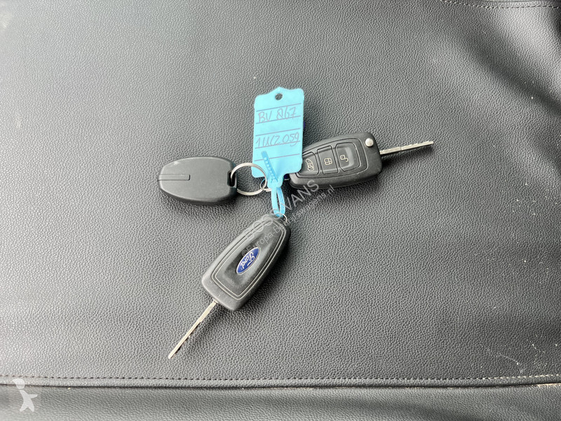 Véhicule utilitaire Ford 2.0 TDCI 130PK L2H2...