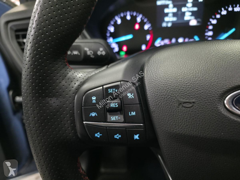 Véhicule utilitaire Ford FOCUS 1.0 EcoBoost...