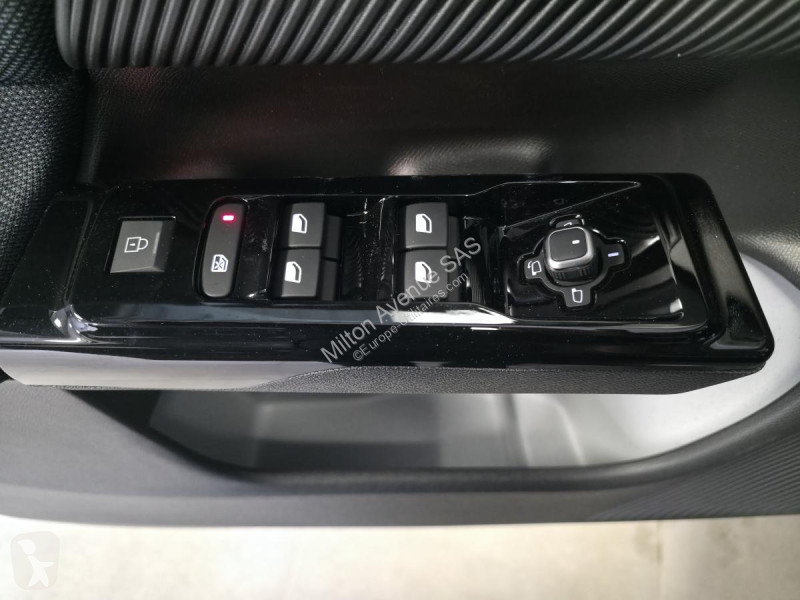 Véhicule utilitaire Citroën C5 AIRCROSS 1.2i...