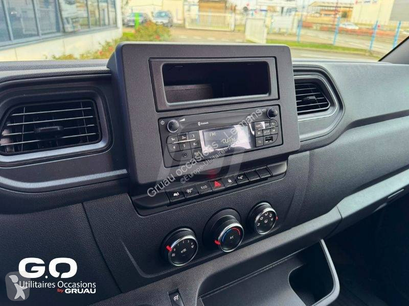 Samochód dostawczy Nissan