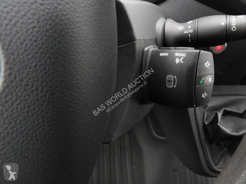 Véhicule utilitaire Opel 140PK