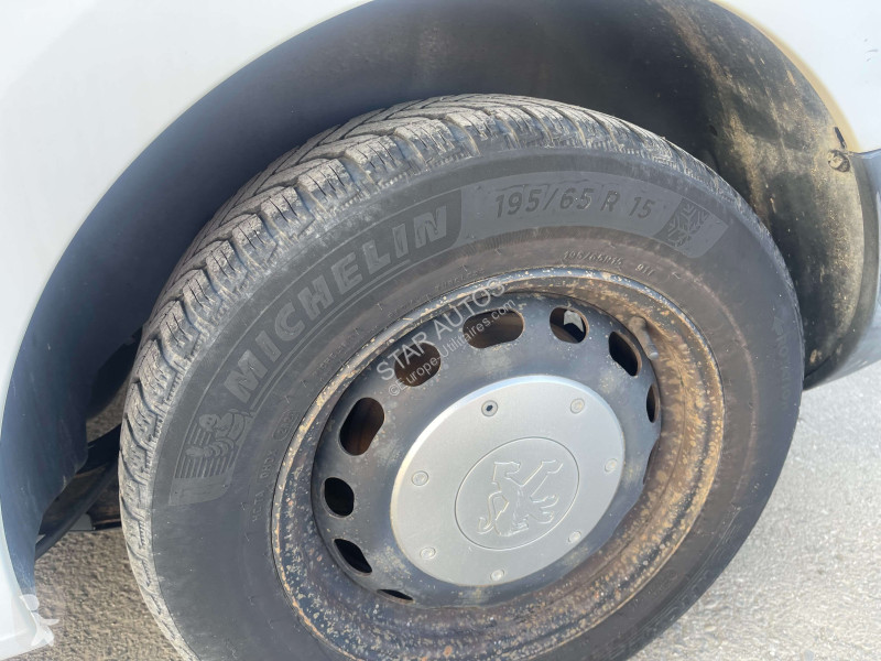 عربة نفعية Peugeot