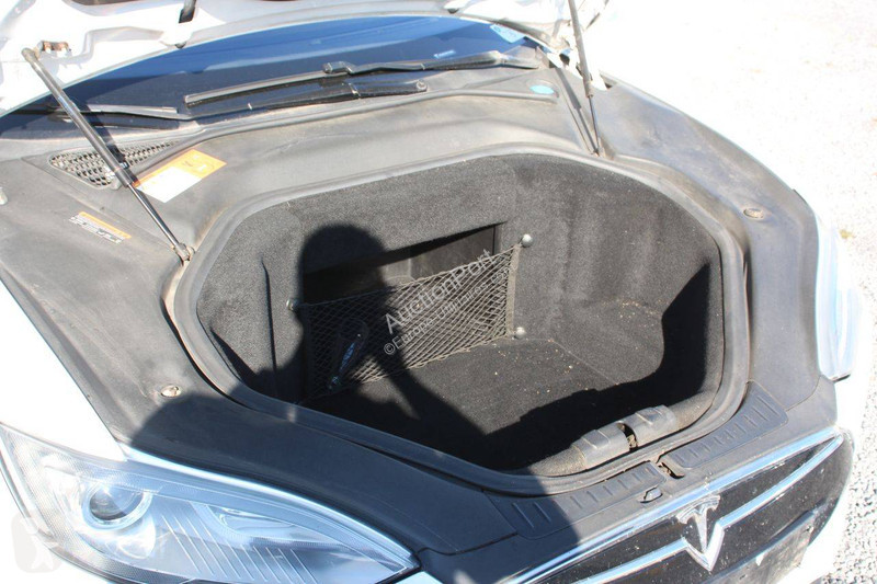 Furgoneta Tesla P85+
