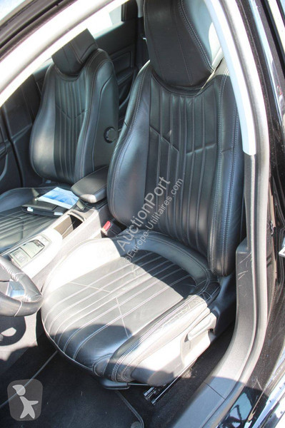 عربة نفعية Peugeot