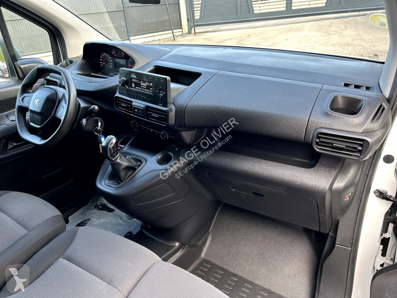 Furgoneta Peugeot Standard 1000KG Bluehdi 100...