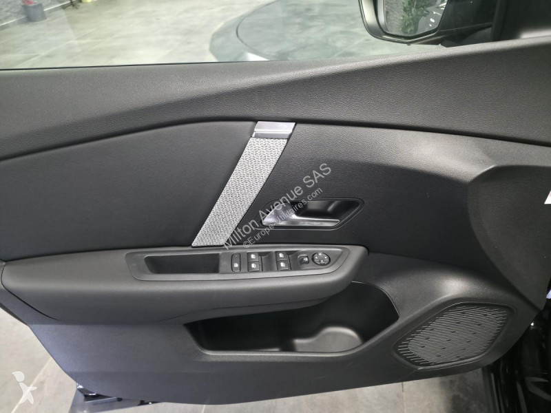 Véhicule utilitaire Citroën C4 X ë-136  E-Séries