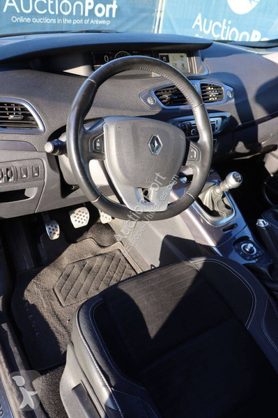 عربة نفعية Renault  Scénic