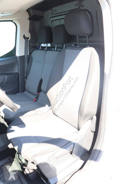 Véhicule utilitaire Peugeot