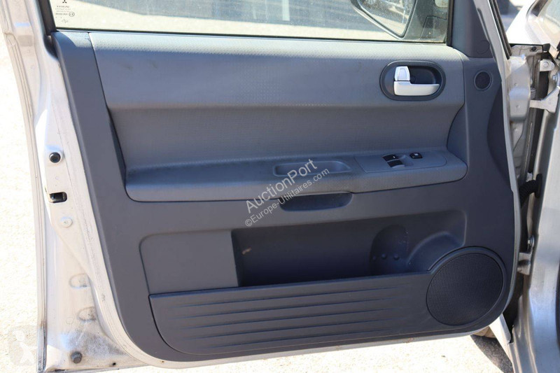 Samochód dostawczy Mitsubishi