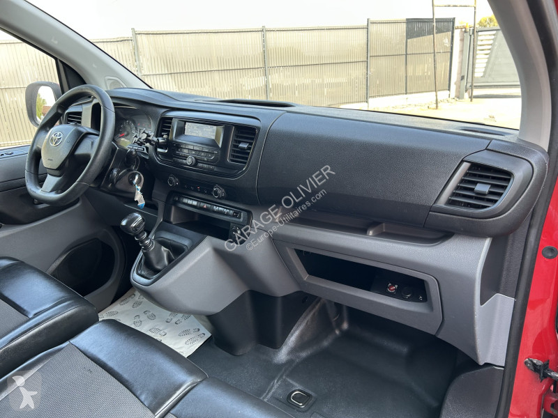 Véhicule utilitaire Toyota Proace Médium 2.0...