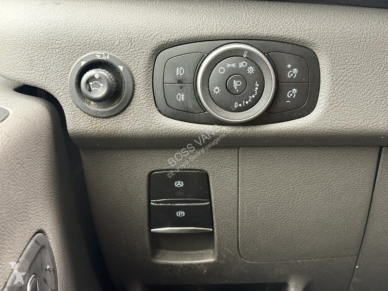 Véhicule utilitaire Ford 68kWh 184PK L3H3 317km...