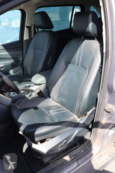 Véhicule utilitaire Ford Grand