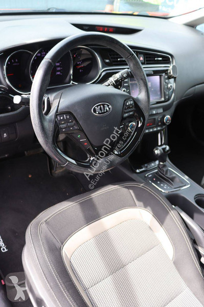 Véhicule utilitaire KIA  cee'd
