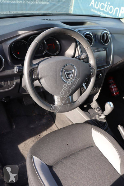 Véhicule utilitaire Dacia