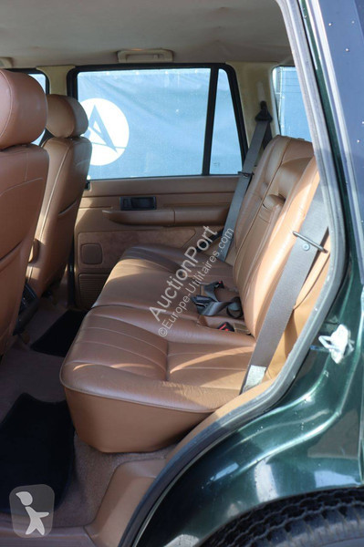 Véhicule utilitaire Land Rover