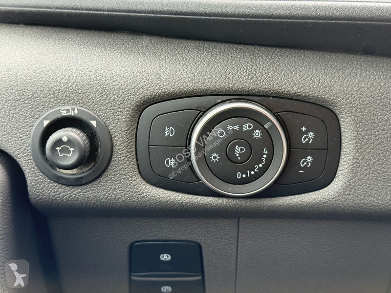 Véhicule utilitaire Ford 68kWh 184PK L3H3 317km...