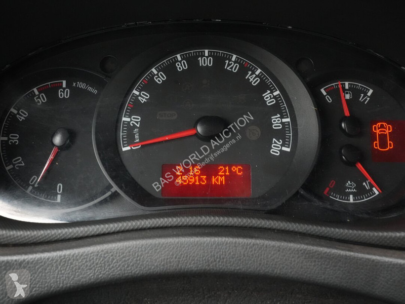 Véhicule utilitaire Opel 145PK