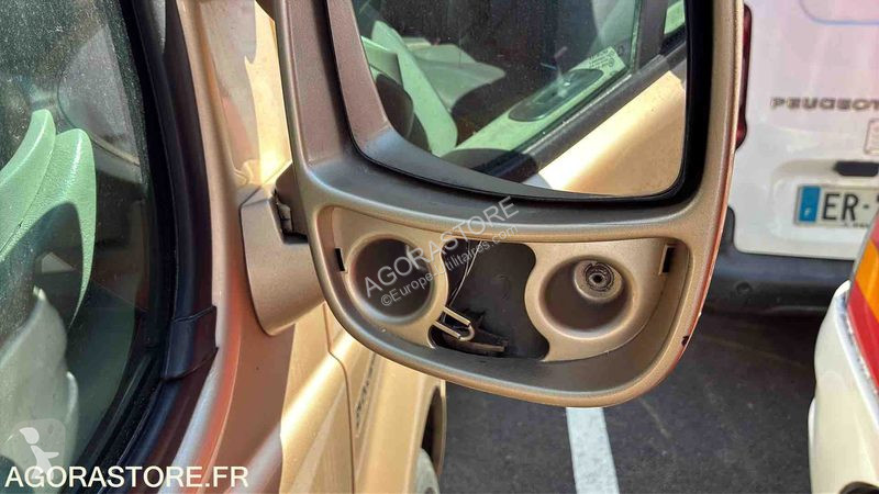 Véhicule utilitaire Opel VIVARO