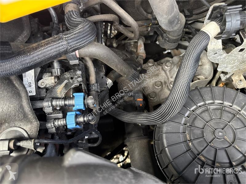 Véhicule utilitaire Opel 2.2