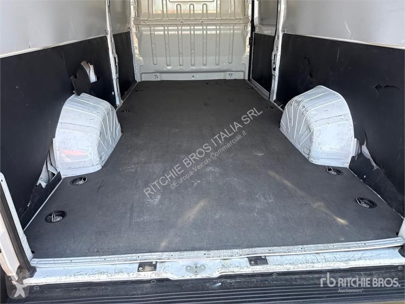 Véhicule utilitaire Opel 2.2 103 KW KA L4H2