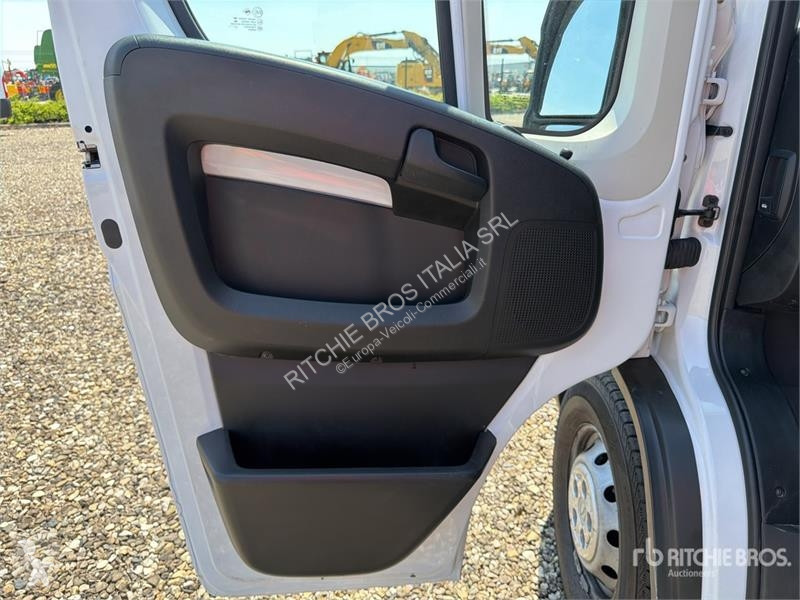 Véhicule utilitaire Opel 2.2 103 KW KA L4H2