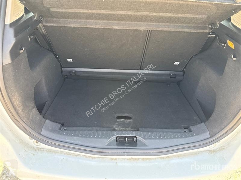 Véhicule utilitaire Ford