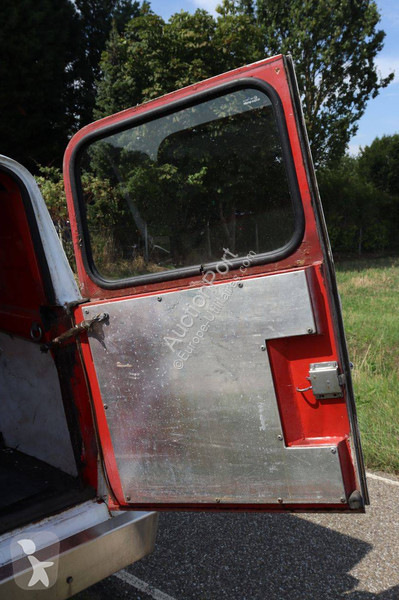 Furgoneta Jeep Chief