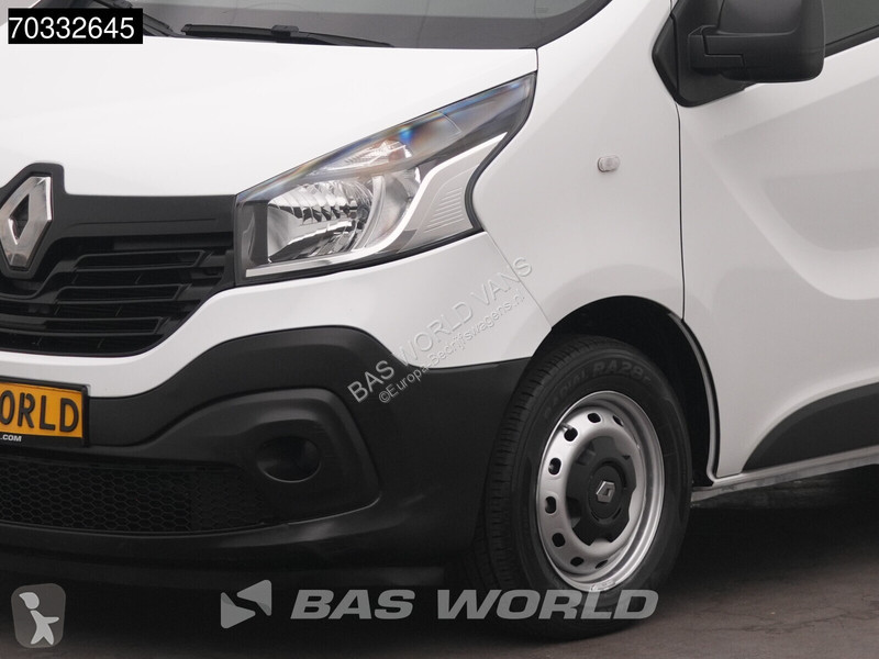 Лекотоварен автомобил Renault 125PK Lamberet...
