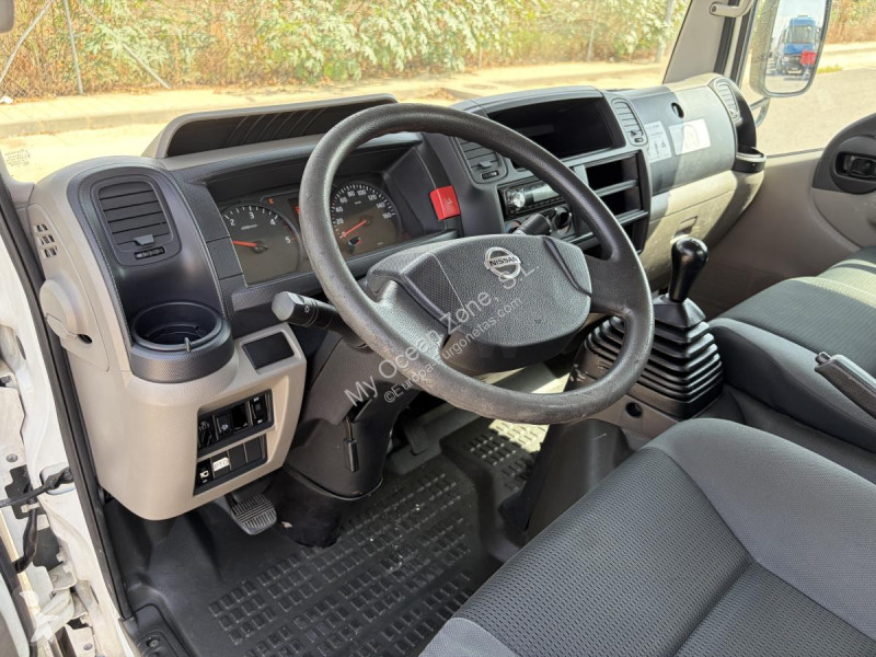 Furgoneta Nissan 35.12