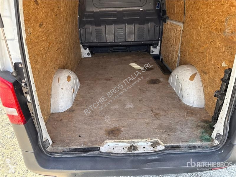 Mercedes  van