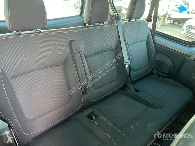 Veículo utilitário Renault 9 Passenger Van