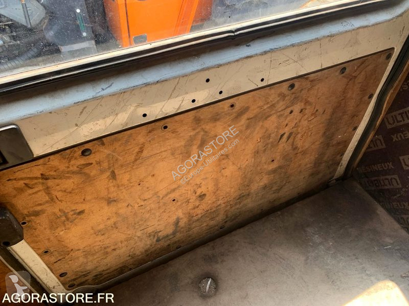 Véhicule utilitaire Peugeot BOXER
