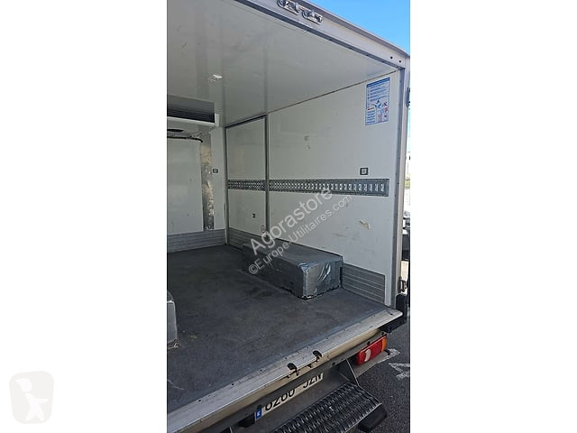 Véhicule utilitaire Renault TRAFIC