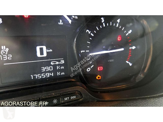 Коммерческий автомобиль