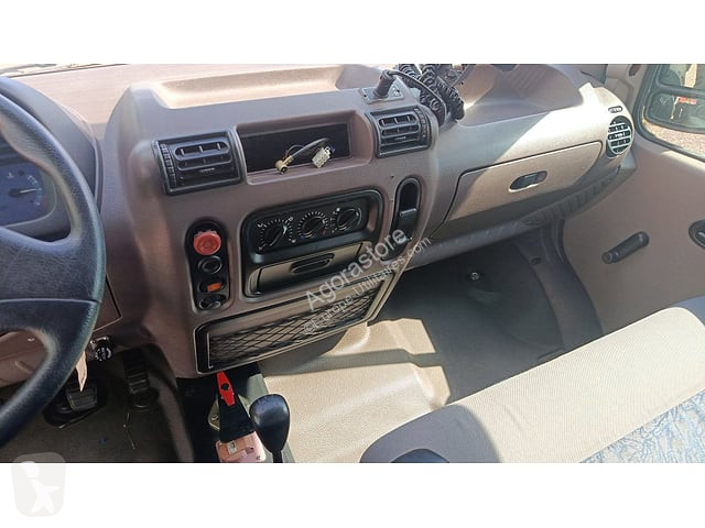 Коммерческий автомобиль Renault MASTER