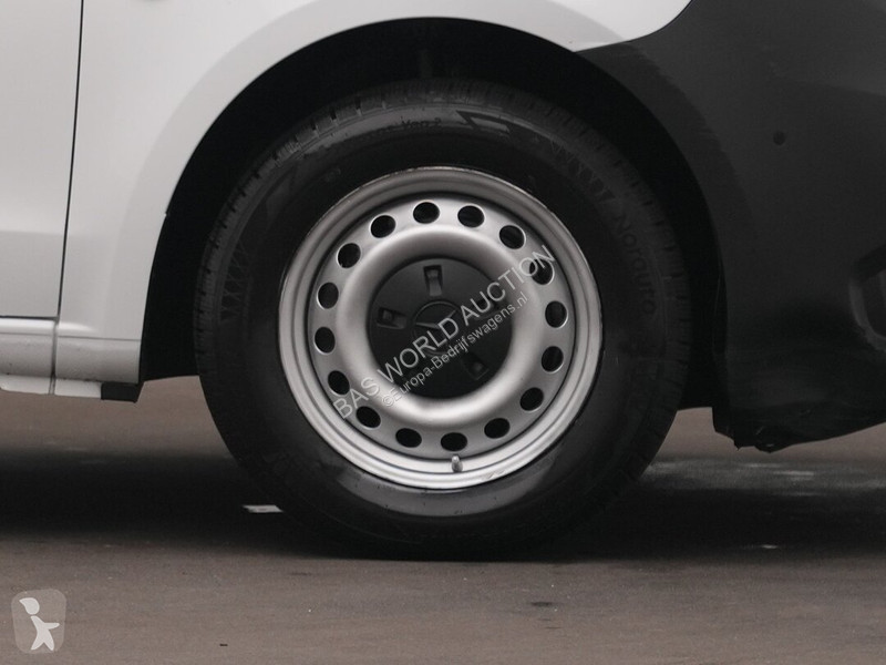 عربة نفعية Mercedes 114