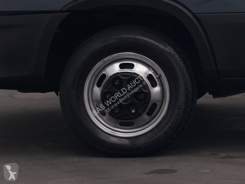 عربة نفعية Iveco 35C18