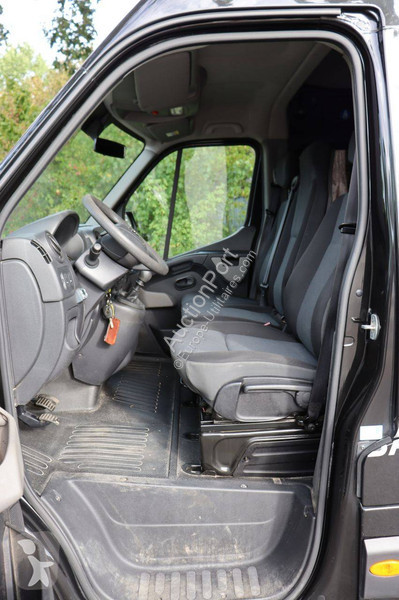 Véhicule utilitaire Nissan