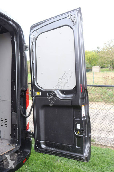 Véhicule utilitaire Ford