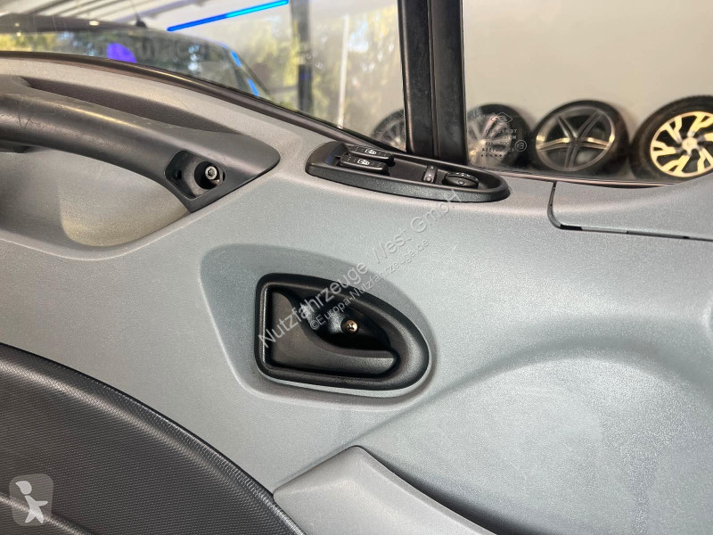 Véhicule utilitaire Iveco...