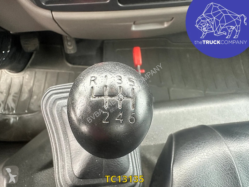 Véhicule utilitaire Renault 140