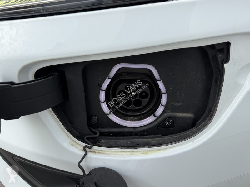 Véhicule utilitaire Ford 340 1.0 PHEV 120PK...