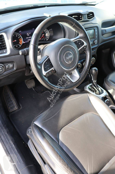 Véhicule utilitaire Jeep