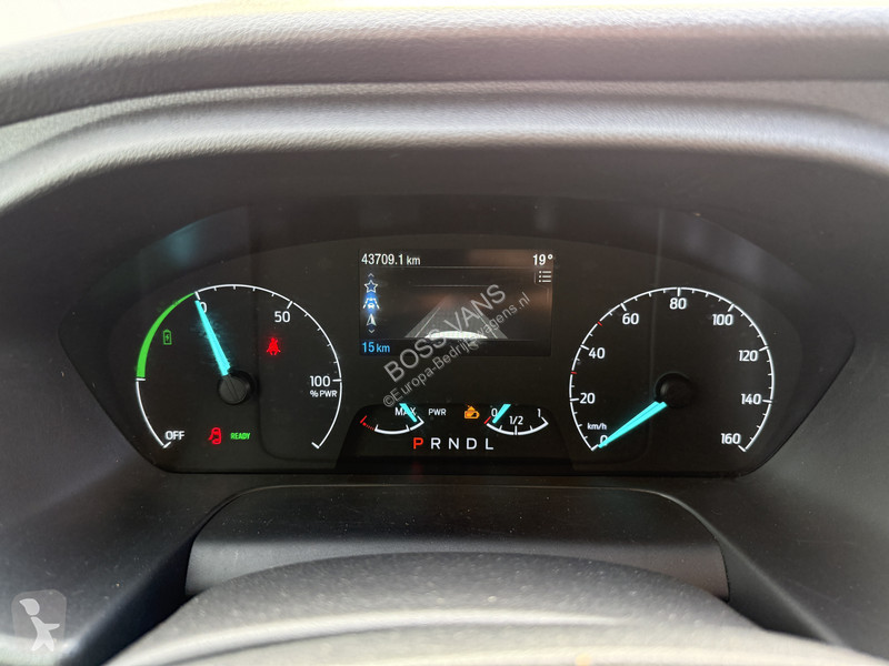 Véhicule utilitaire Ford e 68kWh 184PK E-